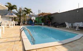 Casa com piscina prox a Praia em Peruibe SP